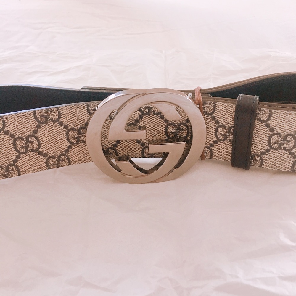 Gucci GG Supreme belt with G buckle